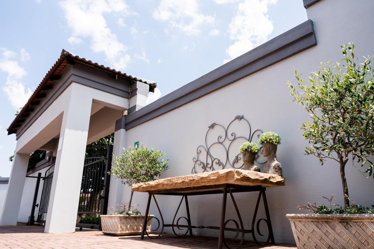 Villa Gracia Guesthouse Klerksdorp Exteriér fotografie